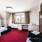 Dworek Pod Giewontem - Jacuzzi & Sauna Bed & Breakfast Koscielisko