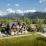 Dworek Pod Giewontem - Jacuzzi & Sauna Bed & Breakfast 4*