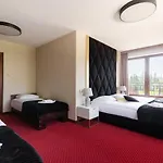Bed & Breakfast Dworek Pod Giewontem - Jacuzzi & Sauna 4*