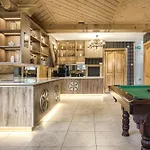 Dworek Pod Giewontem - Jacuzzi & Sauna 4*
