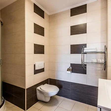 ベッド・アンド・ブレックファスト Dworek Pod Giewontem - Jacuzzi & Sauna 4*