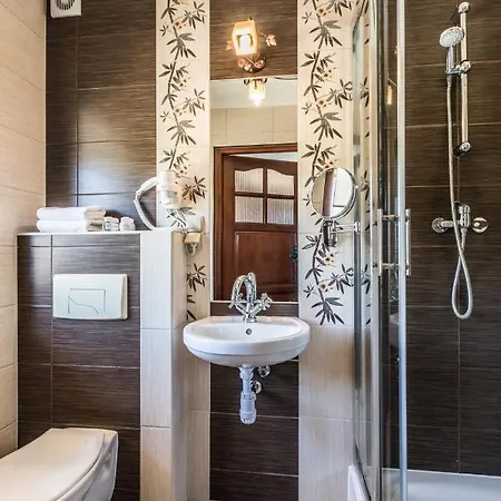 Dworek Pod Giewontem - Jacuzzi & Sauna ベッド・アンド・ブレックファスト コシチェリスコ