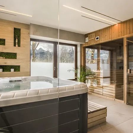 Bed & Breakfast Dworek Pod Giewontem - Jacuzzi & Sauna 4*