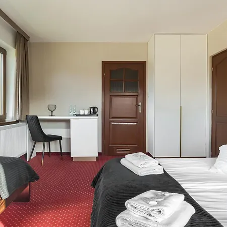 ベッド・アンド・ブレックファスト Dworek Pod Giewontem - Jacuzzi & Sauna コシチェリスコ