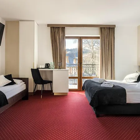 Dworek Pod Giewontem - Jacuzzi & Sauna 4*