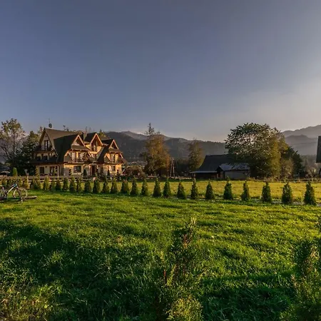 Dworek Pod Giewontem - Jacuzzi & Sauna ベッド・アンド・ブレックファスト