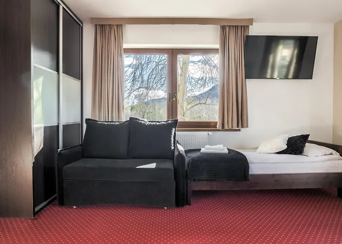 Frühstückspension Dworek Pod Giewontem - Jacuzzi & Sauna 4*